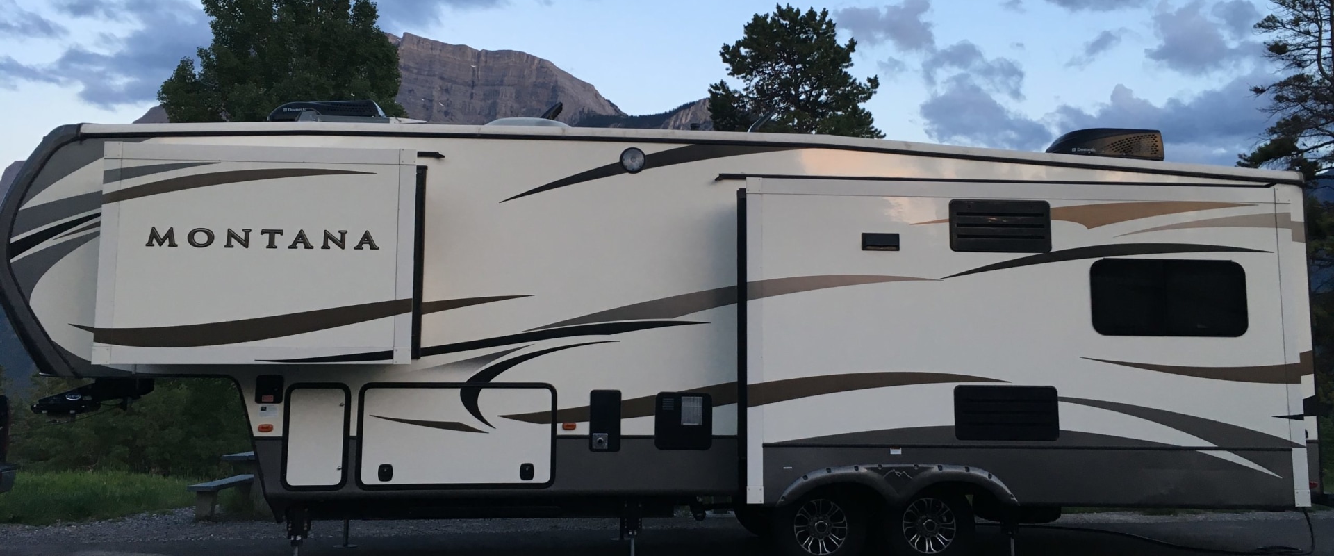 Fifth-Wheel Trailers: Exploring the Pros and Cons
